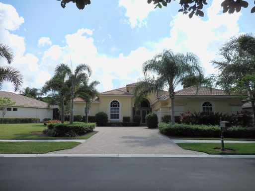 9008 Lakes, West Palm Beach, FL 33412