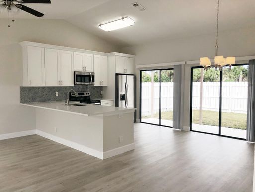 118 Sherwood, Jupiter, FL 33458