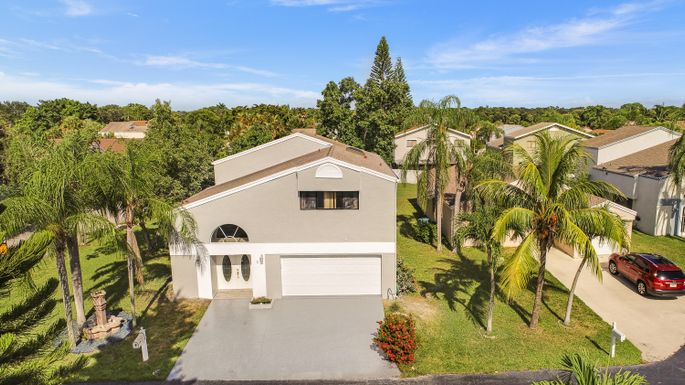 2 Dalton, Boynton Beach, FL 33426