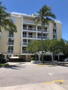 170 Chilean, Palm Beach, FL 33480