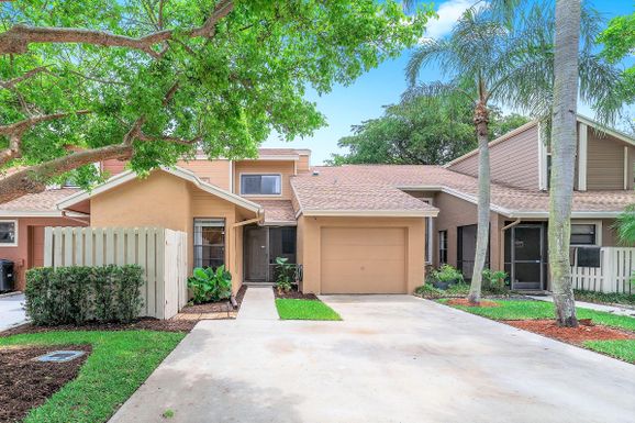 22466 Thousand Pines, Boca Raton, FL 33428