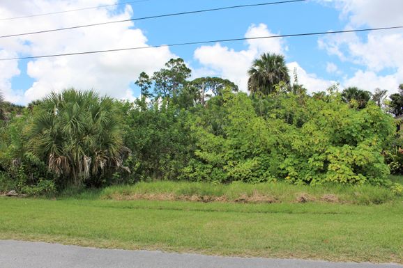 2319 Madrid, Port Saint Lucie, FL 34953