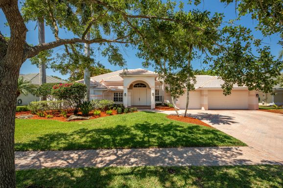 2586 Mayacoo, Palm City, FL 34990