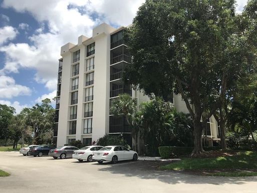 1852 Bridgewood, Boca Raton, FL 33434