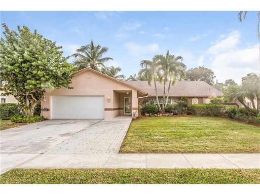 836 Blueberry, Wellington, FL 33414