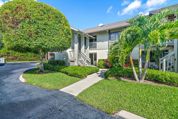 6255 Charleston, Hobe Sound, FL 33455