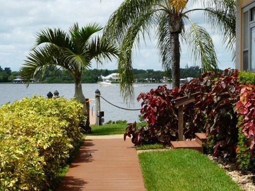 1907 Palm City, Stuart, FL 34994