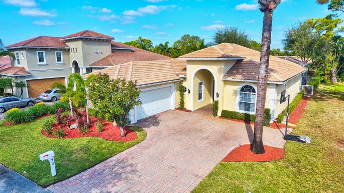 473 Pine Tree, Atlantis, FL 33462