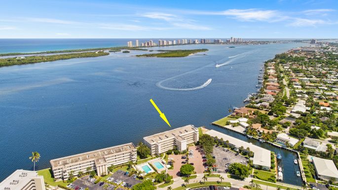 60 Yacht Club, North Palm Beach, FL 33408