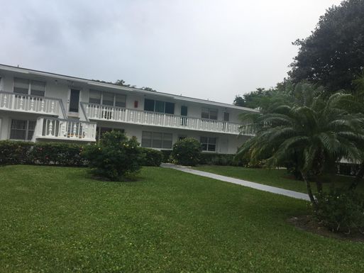 26 Windsor, West Palm Beach, FL 33417