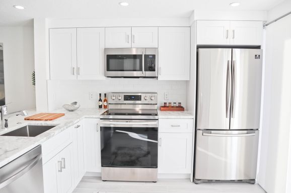 836 Jeffery, Boca Raton, FL 33487