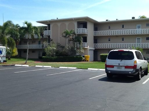 2812 Garden, Lake Worth, FL 33461