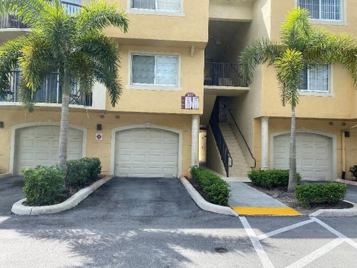 600 Crestwood, Royal Palm Beach, FL 33411