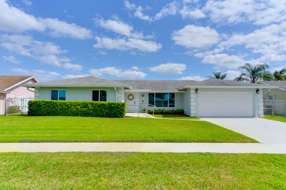 5397 Sandhurst, Lake Worth, FL 33463