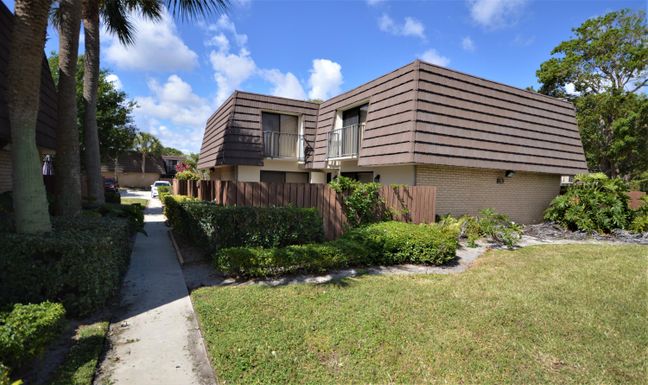 7615 76th, West Palm Beach, FL 33407