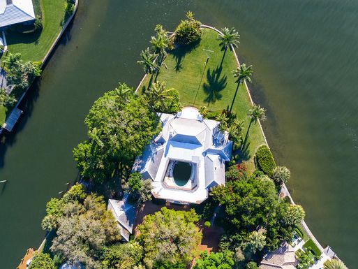 516 Bay, Vero Beach, FL 32963