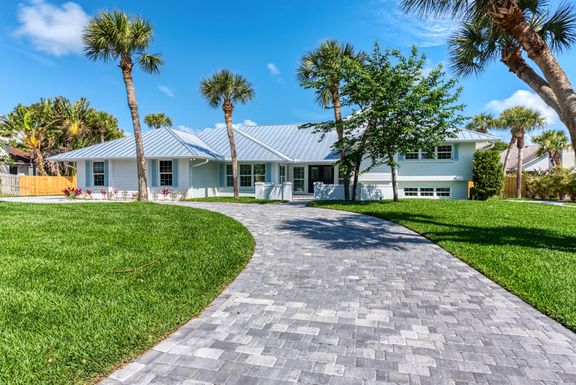 2140 Sanford, Vero Beach, FL 32963