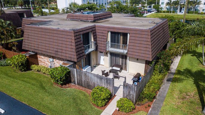 3943 Carolina, Lake Worth, FL 33461