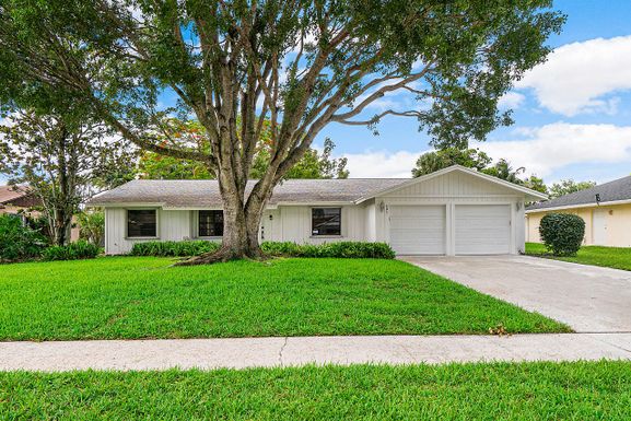 401 La Mancha, Royal Palm Beach, FL 33411