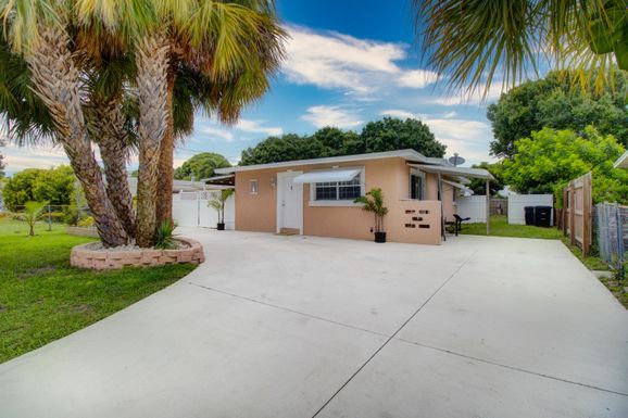 210 Gardenia, Fort Pierce, FL 34982