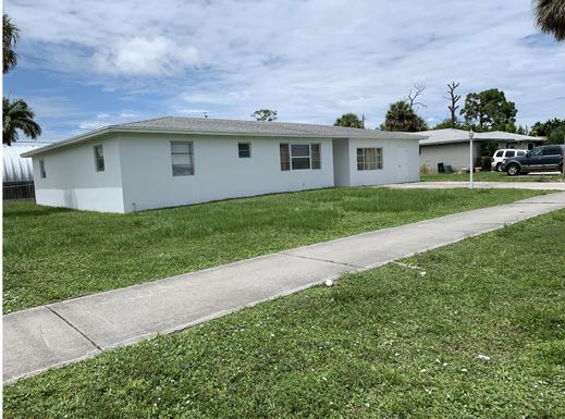 2899 Amherst, Stuart, FL 34997