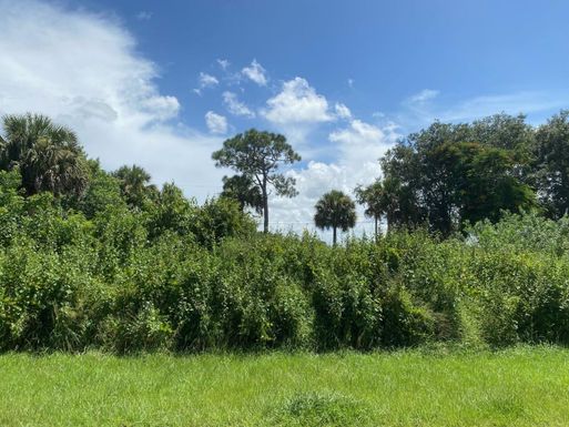 674 Mc Hole, Port Saint Lucie, FL 34953