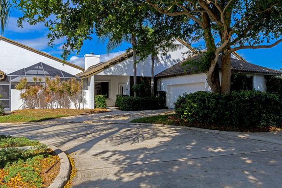 2046 Las Ramblas, Vero Beach, FL 32963