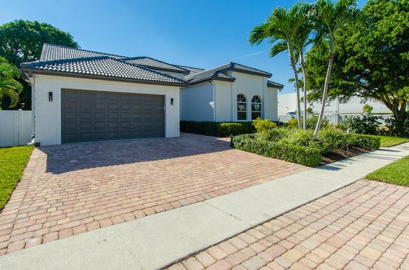 750 Bailey, Boca Raton, FL 33487