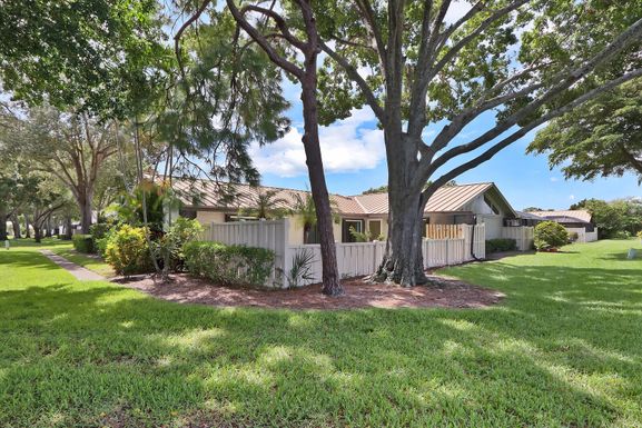 5701 Golden Eagle, Palm Beach Gardens, FL 33418