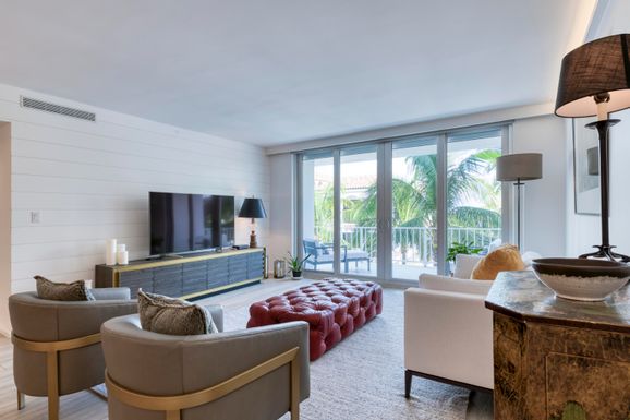 100 Worth, Palm Beach, FL 33480