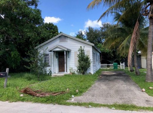 32 25th, Riviera Beach, FL 33404