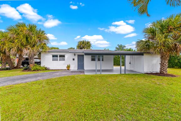 9106 Bamboo, Palm Beach Gardens, FL 33410
