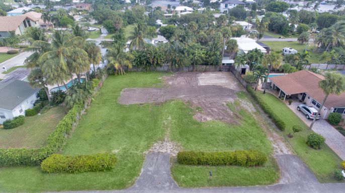 3215 Palm, Delray Beach, FL 33483