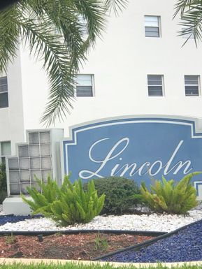 2013 Lincoln A, Boca Raton, FL 33434