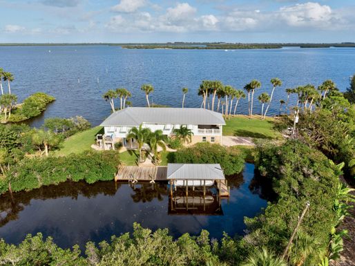 6002 Island Harbor, Sebastian, FL 32958