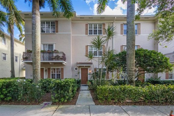 894 University, Jupiter, FL 33458