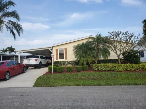 8008 9th Hole, Port Saint Lucie, FL 34952