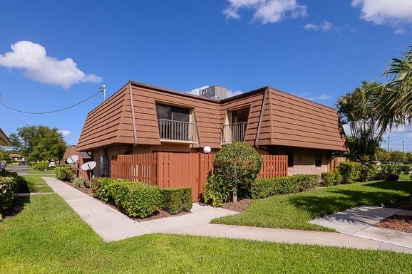 1440 Lawnwood, Fort Pierce, FL 34950