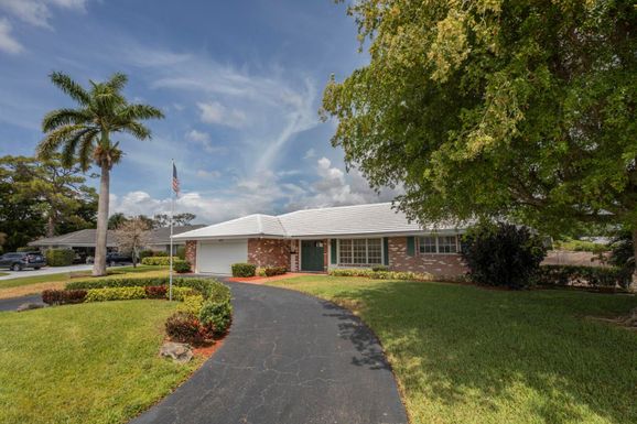 444 Muirfield, Atlantis, FL 33462