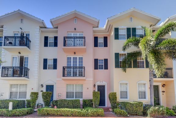 1044 Heritage Club, Delray Beach, FL 33483