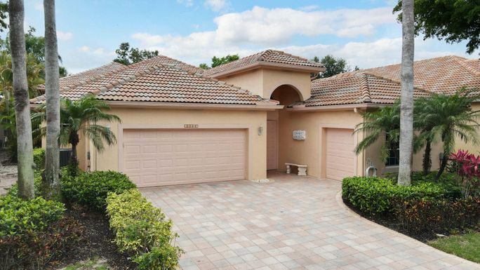 10682 Greenbriar Villa, Lake Worth, FL 33449