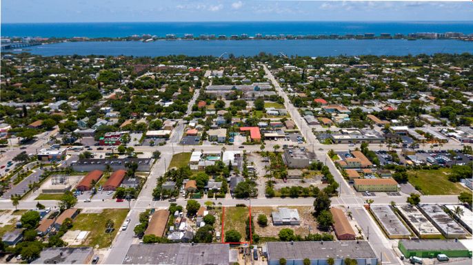 715 H, Lake Worth Beach, FL 33460