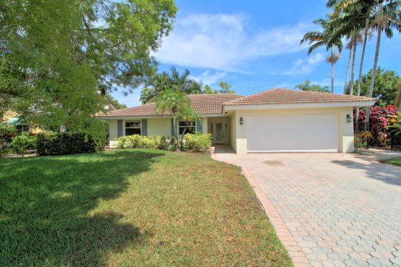 949 Greensward, Delray Beach, FL 33445