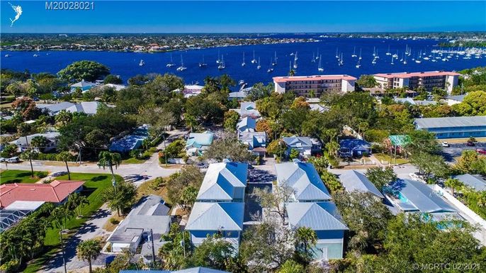 665 Cleveland, Stuart, FL 34994