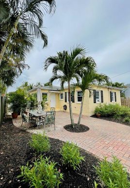 143 Greymon, West Palm Beach, FL 33405