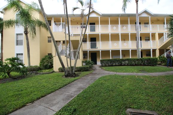 6315 La Costa, Boca Raton, FL 33433