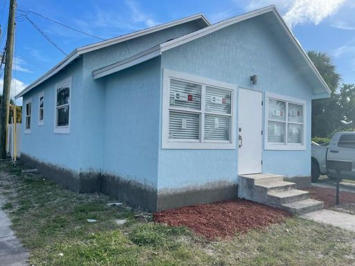 913 10th, Lake Worth, FL 33460