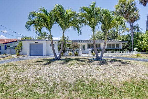 2041 Coral Reef, Lauderdale By The Sea, FL 33062