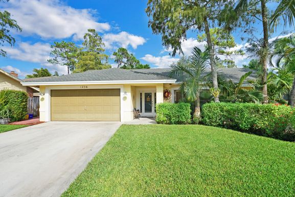1236 Primrose, Wellington, FL 33414