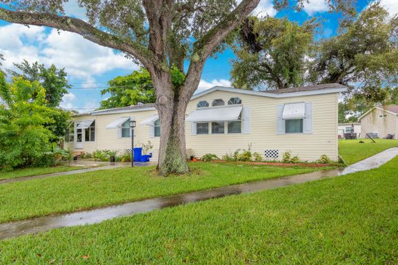 2555 Pga, Palm Beach Gardens, FL 33410